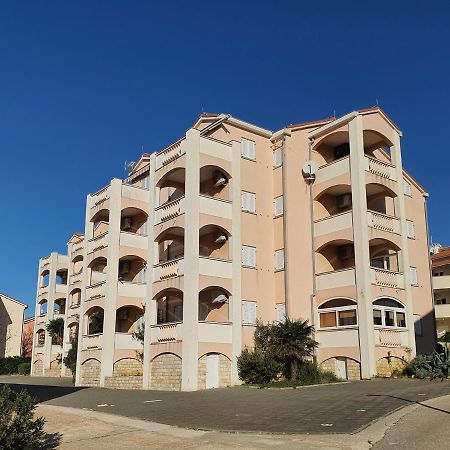 Apartments Coral Новалья Экстерьер фото