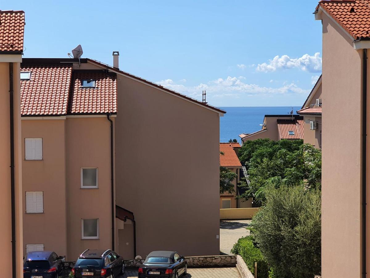 Apartments Coral Новалья Экстерьер фото