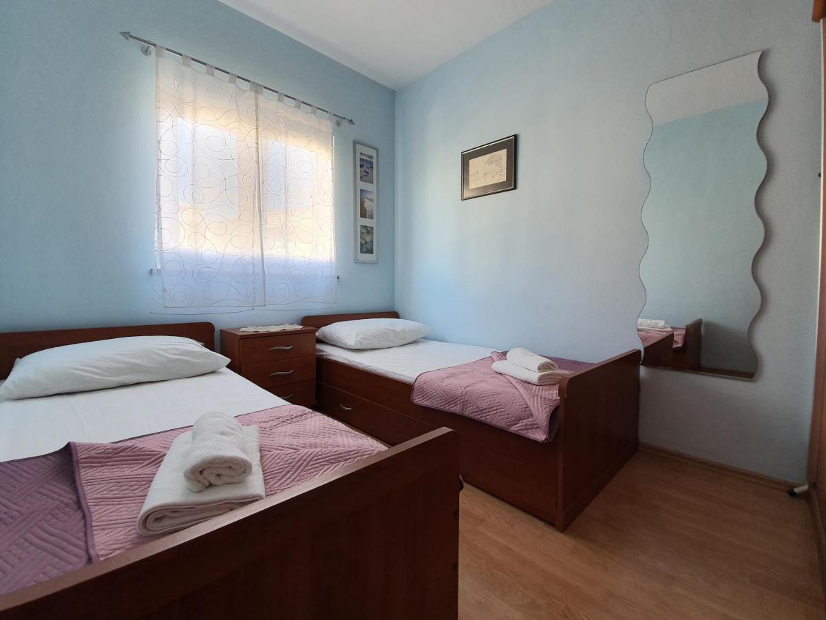 Apartments Coral Новалья Экстерьер фото
