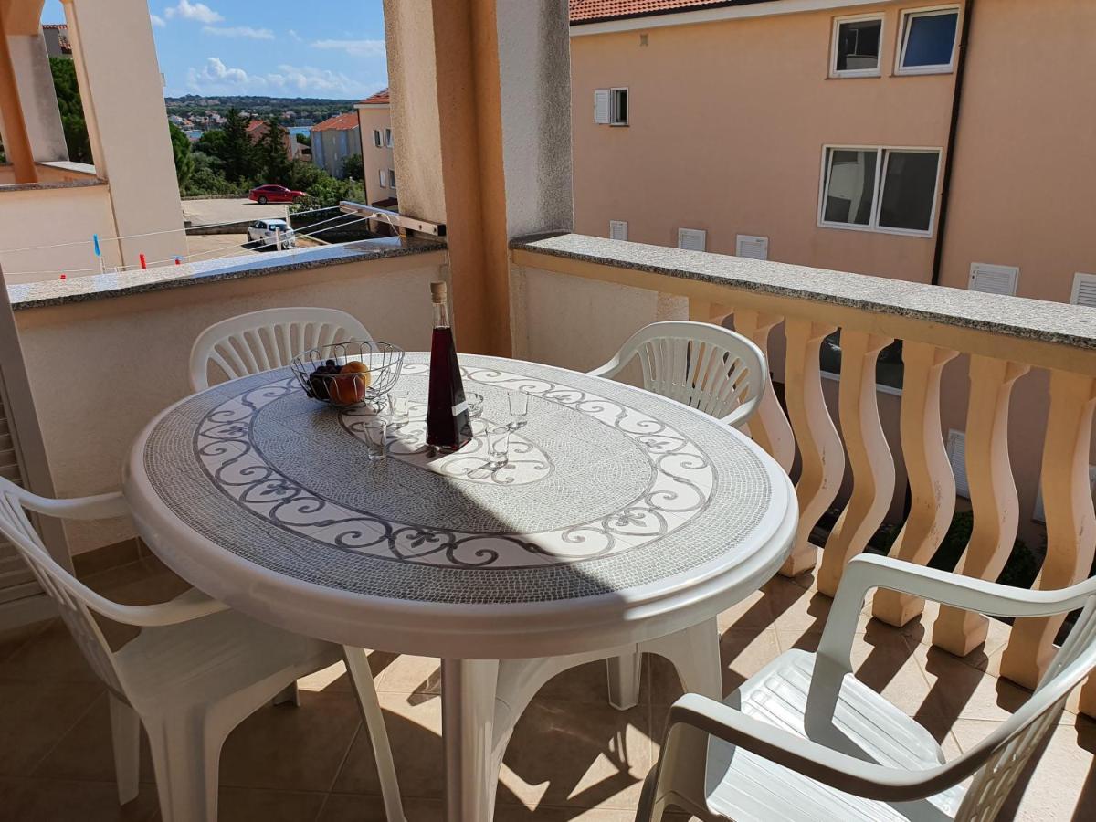 Apartments Coral Новалья Экстерьер фото